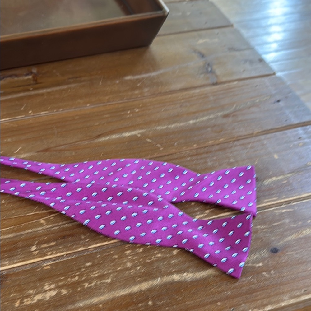 Southern Tide Silk Bow Tie